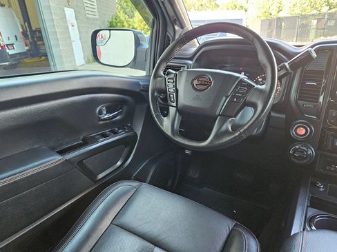 Used 2023 Nissan Titan PRO-4X w/ Pro-4x Convenience Package AWD/4WD image 9