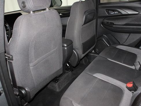 Used 2025 Chevrolet TrailBlazer LT w/ LT Cold Weather Package FWD image 20