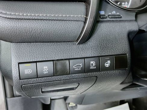 Used 2024 Toyota Camry SE FWD image 10