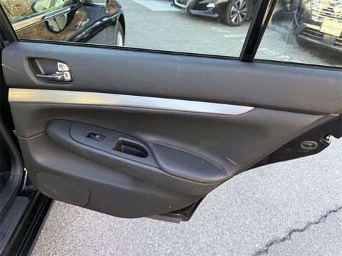 Used 2011 INFINITI G37 x w/ Premium Pkg image 31