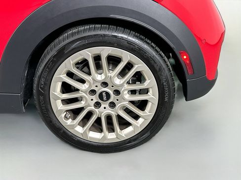 Certified 2025 MINI Cooper 2-Door Hardtop FWD image 33