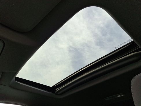 Used 2021 GMC Sierra 1500 SLT w/ SLT Premium Plus Package image 15