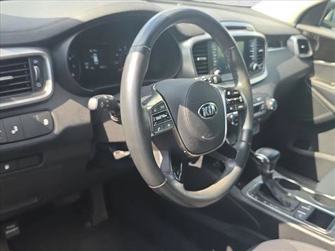 Used 2019 Kia Sorento FWD w/ LX Convenience Package image 10
