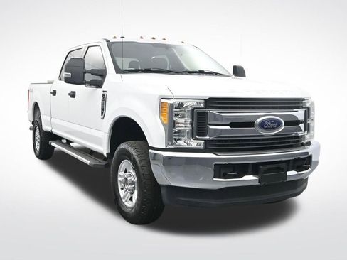 Used 2017 Ford F250 XLT image 3