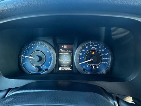 Used 2015 Toyota Sienna Limited image 9