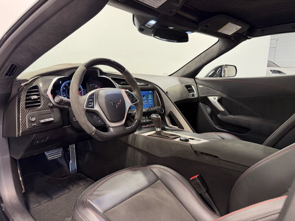 Used 2019 Chevrolet Corvette Z06 RWD image 36