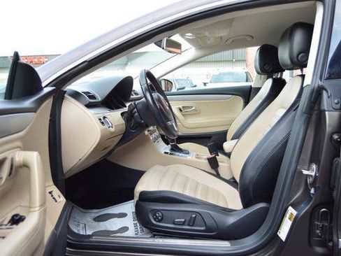 Used 2013 Volkswagen CC Sport FWD image 11