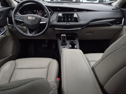Certified 2021 Cadillac XT4 Premium Luxury FWD image 16