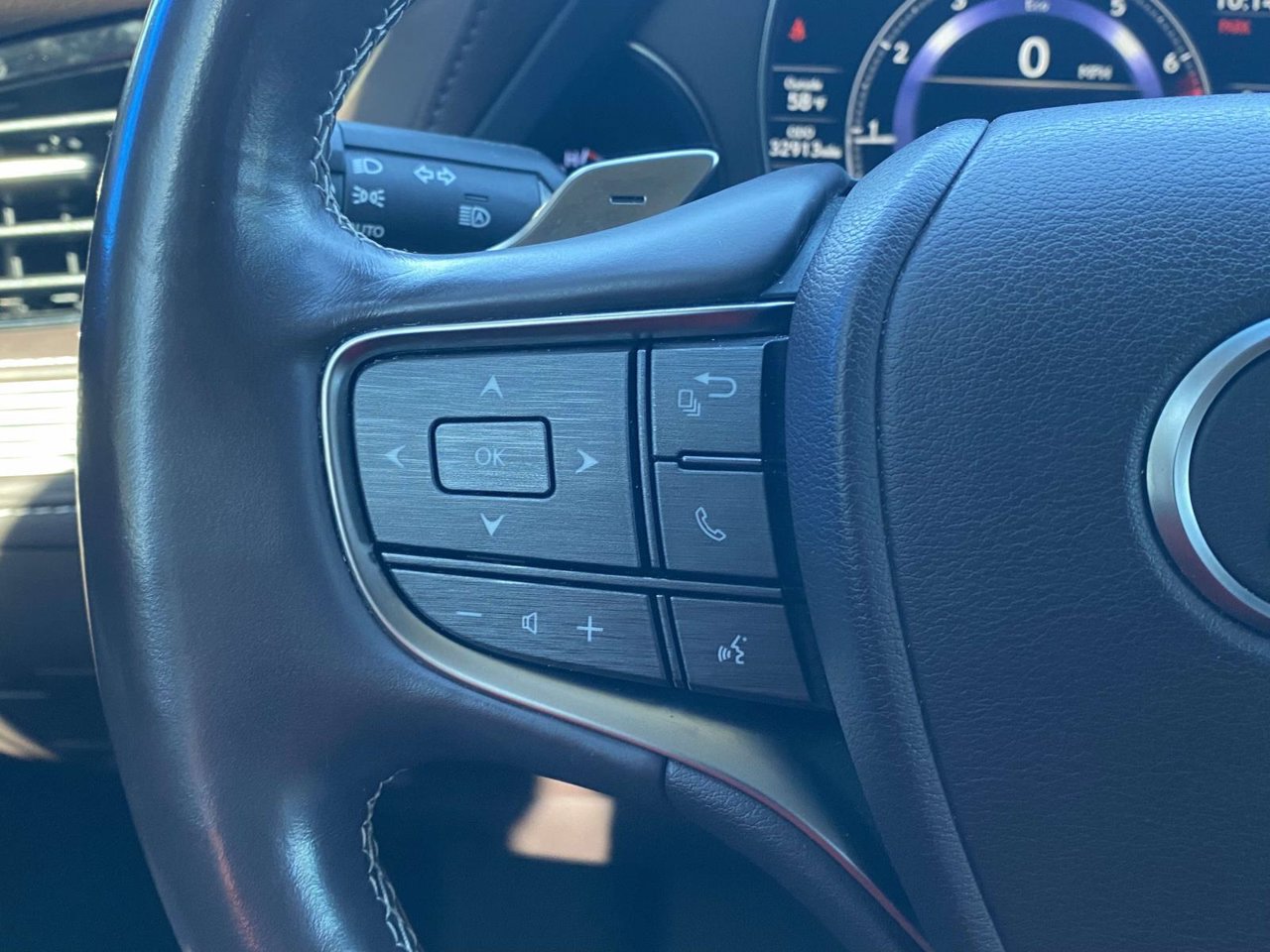 Used 2018 Lexus LS 500 w/ Accessory Package (Z2) RWD image 30