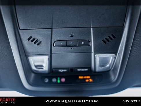 Used 2023 Buick Enclave Essence image 25