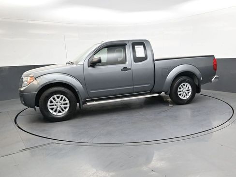 Used 2018 Nissan Frontier SV image 8