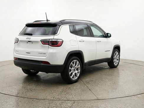 Used 2025 Jeep Compass Limited image 9