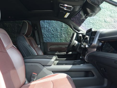 Used 2025 RAM 2500 Limited AWD/4WD image 26