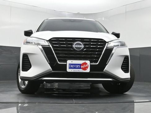Used 2025 Nissan Kicks Play S FWD image 23