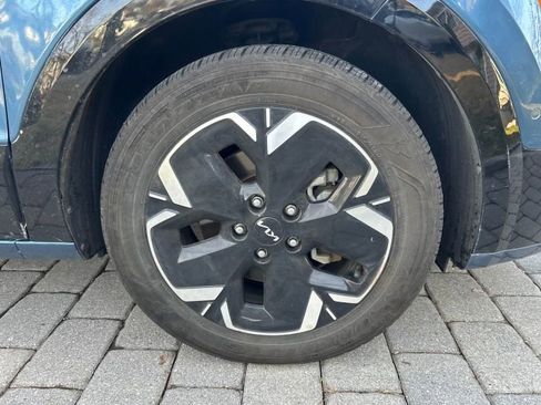Certified 2023 Kia Niro Wave w/ Wave Preserve Package FWD image 6