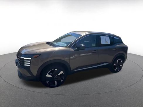 Used 2026 Nissan Kicks SR FWD image 8