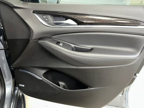 Used 2020 Buick Enclave Avenir w/ Avenir Technology Package AWD/4WD image 37