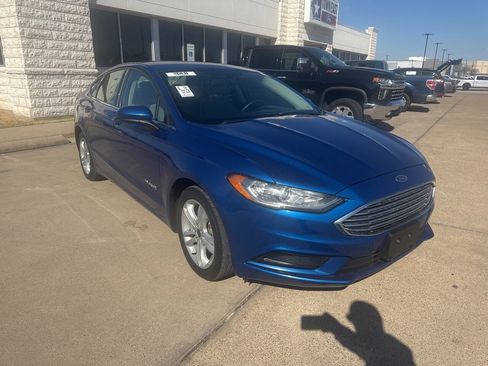 Used 2018 Ford Fusion S image 4