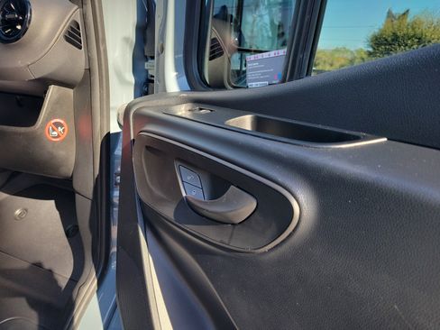 Used 2024 Mercedes-Benz Sprinter 2500 image 14