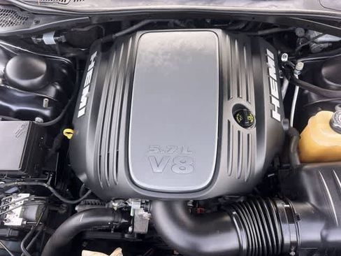 Used 2018 Dodge Challenger R/T RWD image 10