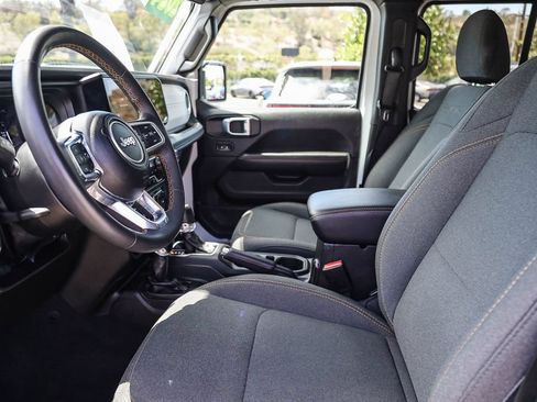Used 2024 Jeep Wrangler Unlimited Sahara AWD/4WD image 19