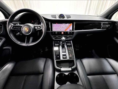 Used 2026 Porsche Macan AWD/4WD image 16