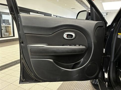 Used 2017 Kia Soul image 13