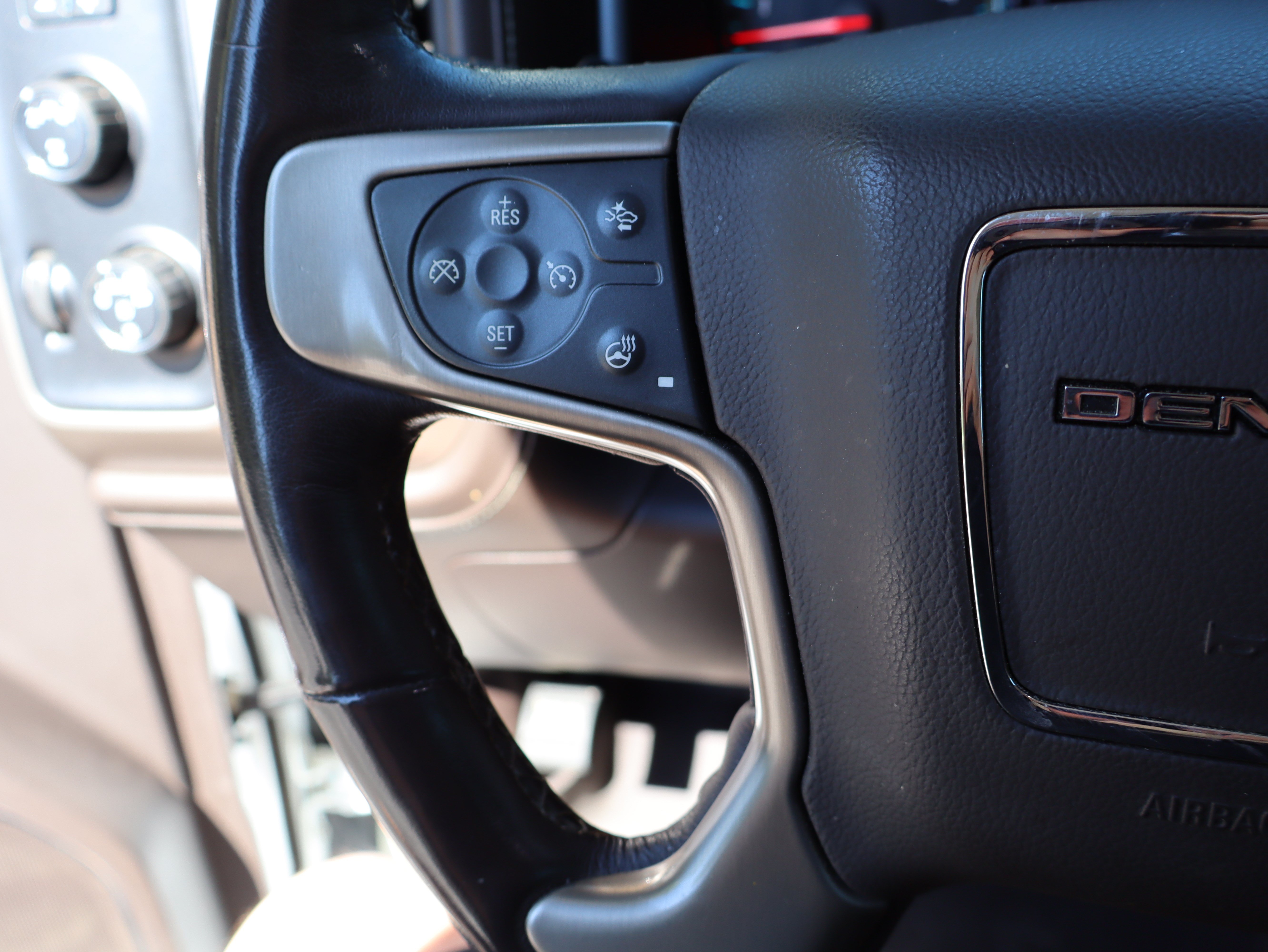 Used 2019 GMC Sierra 2500 Denali w/ Duramax Plus Package AWD/4WD image 29