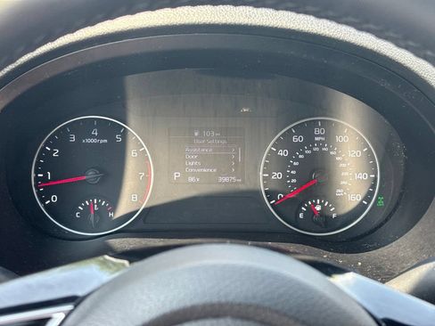 Used 2021 Kia Seltos S AWD/4WD image 42