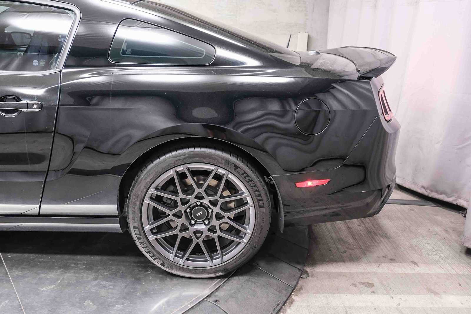 Used 2014 Ford Mustang Shelby GT500 w/ Equipment Group 821A RWD image 8