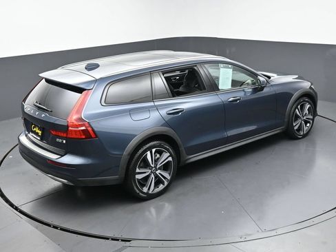 Used 2023 Volvo V60 B5 Cross Country Plus w/ Climate Package AWD/4WD image 37