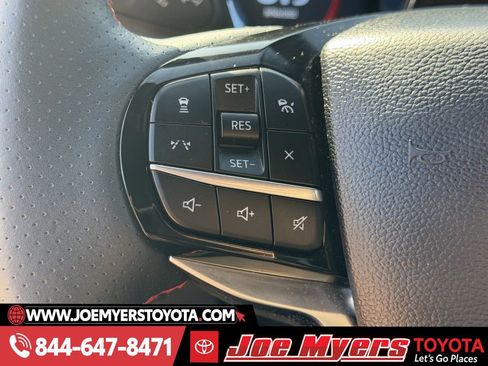 Used 2025 Ford Explorer ST-Line image 24