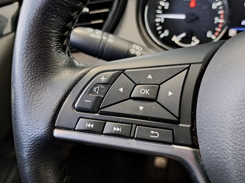 Used 2020 Nissan Rogue Sport SV w/ All-Weather Package image 12