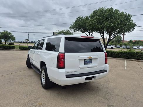 Used 2018 Chevrolet Suburban LT image 8