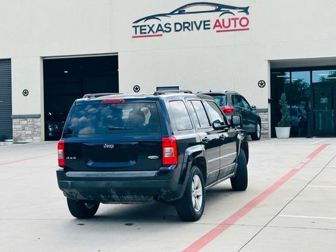 Used 2011 Jeep Patriot Latitude image 9