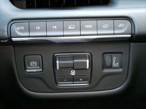 Used 2023 Cadillac Escalade Sport Platinum w/ LPO, ONYX Package AWD/4WD image 29