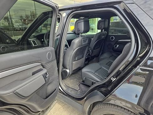 Certified 2024 Land Rover Discovery Dynamic SE image 17