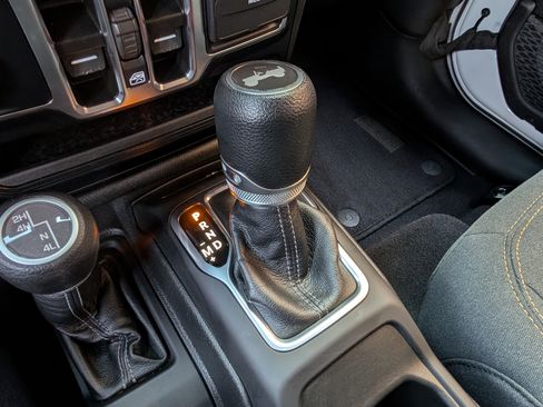 Used 2024 Jeep Wrangler Sport S image 29