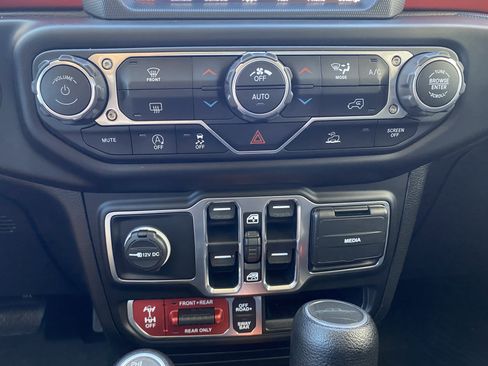 Used 2020 Jeep Gladiator Rubicon image 23