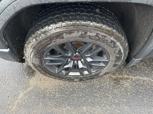 Used 2019 GMC Sierra 1500 Elevation w/ Elevation Value Package AWD/4WD image 2