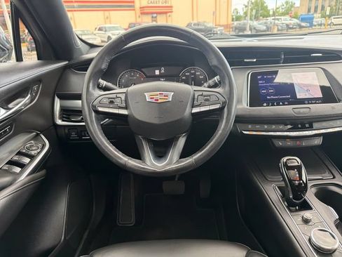 Used 2020 Cadillac XT4 Premium Luxury w/ Cold Weather Package FWD image 15