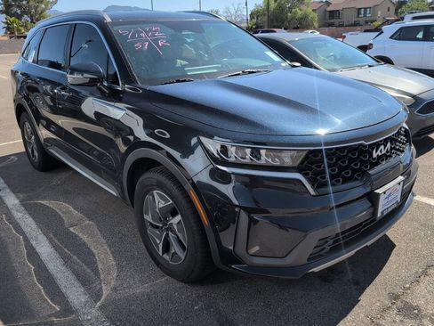 Used 2022 Kia Sorento S FWD image 4