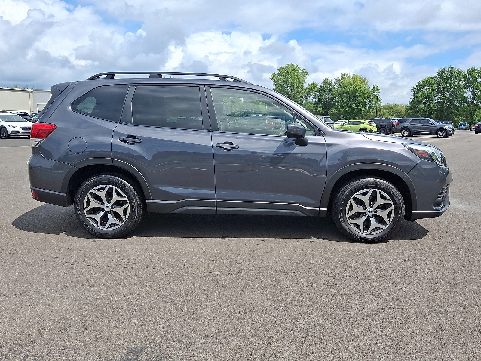 Certified 2023 Subaru Forester Premium AWD/4WD image 8