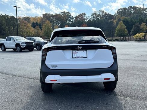 New 2026 Nissan Kicks S image 7