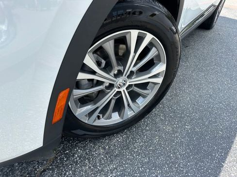 Used 2023 Buick Envision Preferred image 10