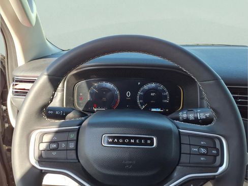 Used 2024 Jeep Wagoneer 4WD image 12