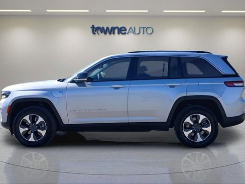 Used 2023 Jeep Grand Cherokee 4WD 4xe image 2
