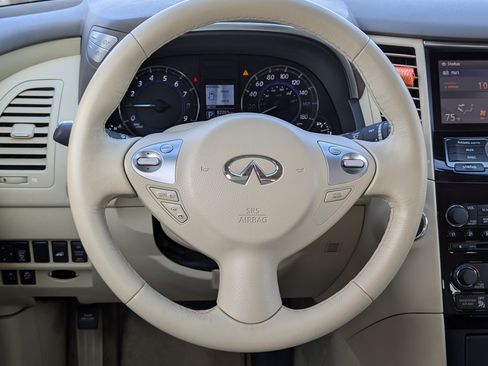 Used 2017 INFINITI QX70 AWD image 11