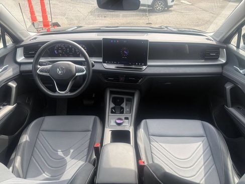 Used 2026 Volkswagen Tiguan SE AWD/4WD image 28