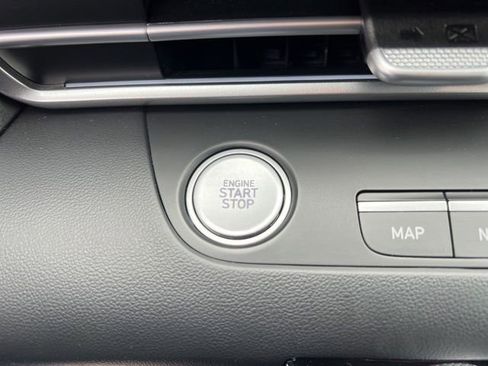 Used 2025 Hyundai Elantra SEL image 20